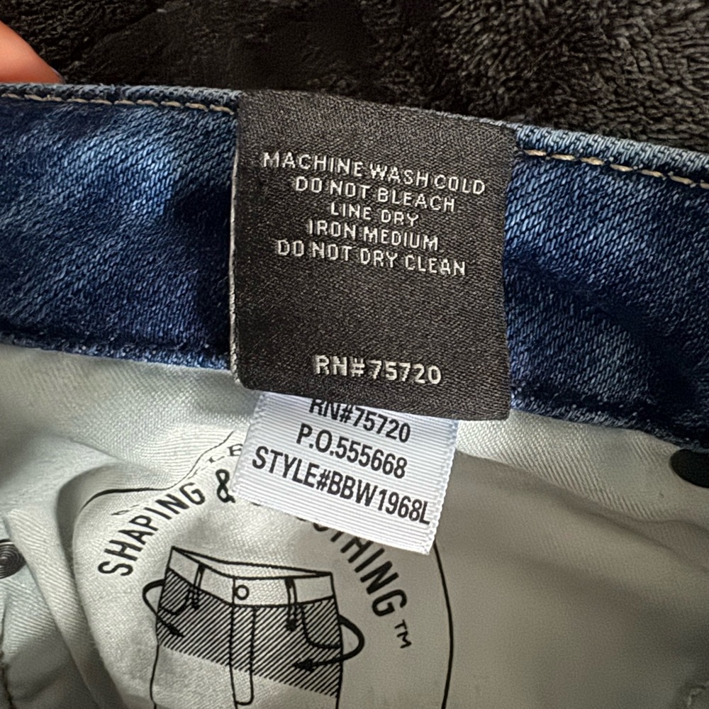 NWOT Buckle Lowrise Bootcut Jeans - Picture 9 of 10